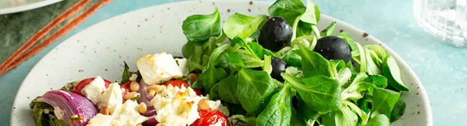 Andijvie frittata met veldsla