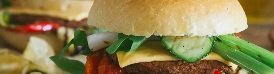 Maaltijd Burger ‘de Luxe’ met gegrilde groenten en mc² Burger