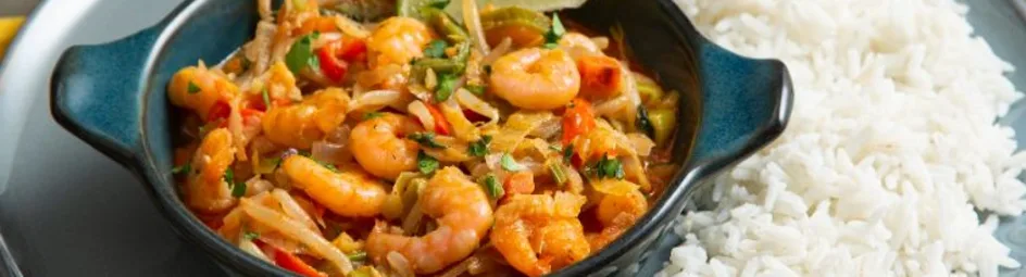 Rode curry met garnalen en basmati rijst