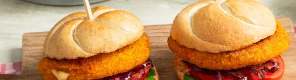 Cordon bleu burgers met zoete aardappel frietjes