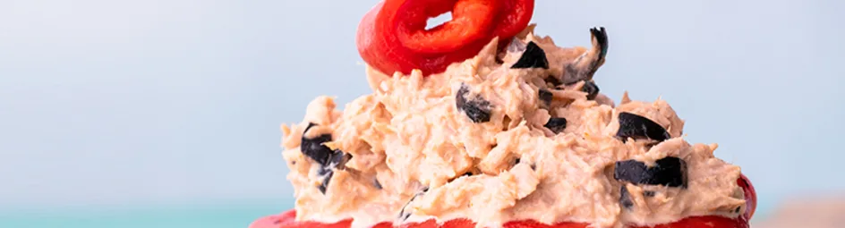 Pinchos met tonijnsalade en geroosterde paprika