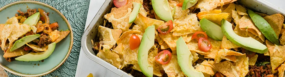 Nachoschotel met avocado