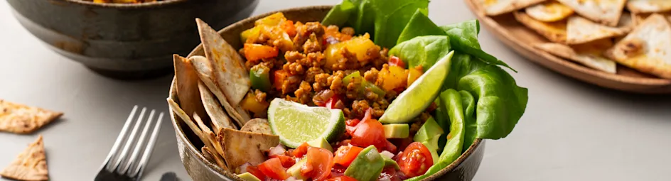 Kleurrijke vegan buritto bowls