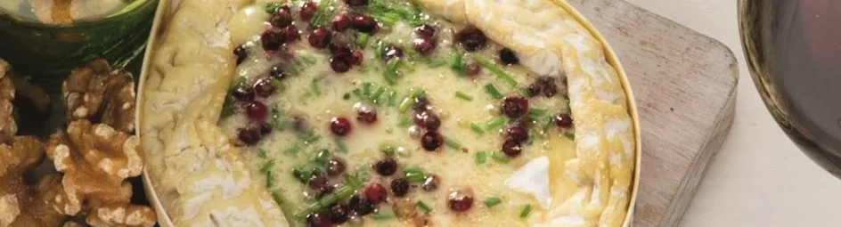 Camembert Le Rustique met roze peper en bieslook