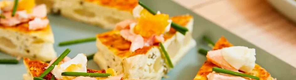 Aspergetaart met zalm en ei