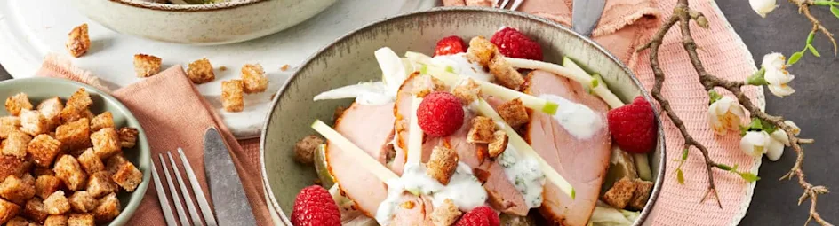 Lauwwarme maaltijdsalade met beenham en frambozen