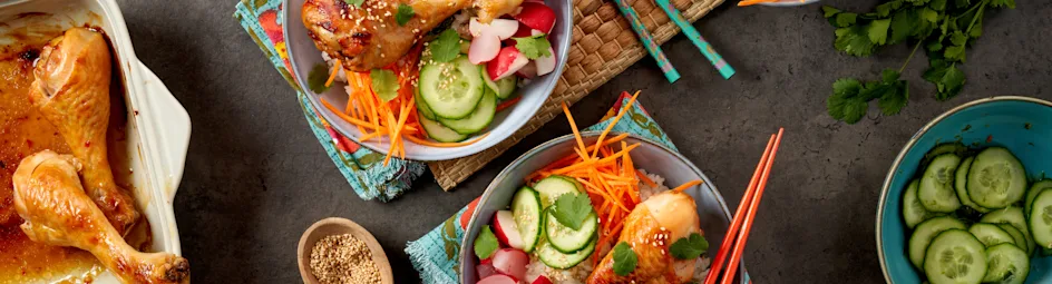 Ricebowl met sticky chicken en paksoi