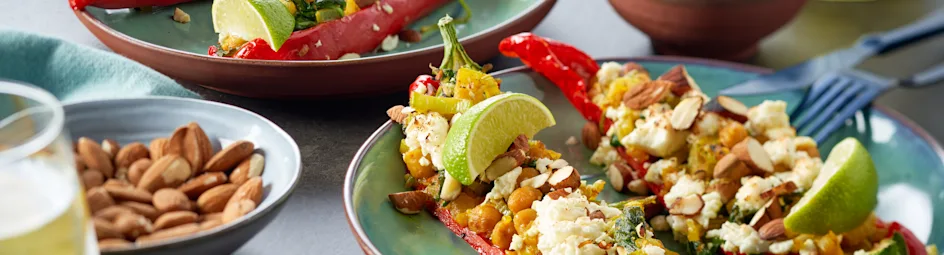 Gevulde zoete puntpaprika’s met spinazie, fetakaas en kikkererwten