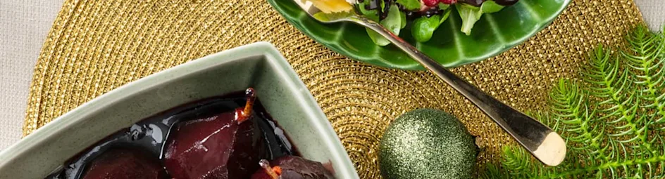 Salade van stoofpeer, sla en blauwe kaas