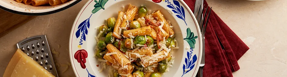 Geroosterde spruitjes met pancetta en rigatoni