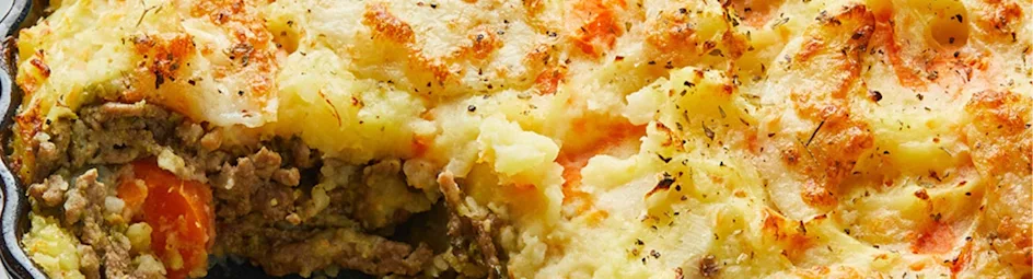 Hutspotschotel met pestogehakt en mozzarella