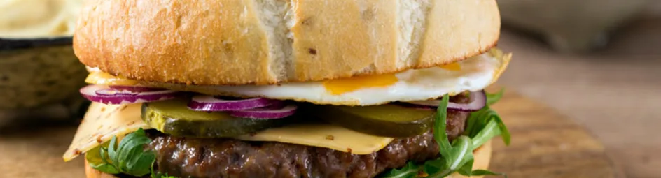 Hamburger speciaal met spiegelei