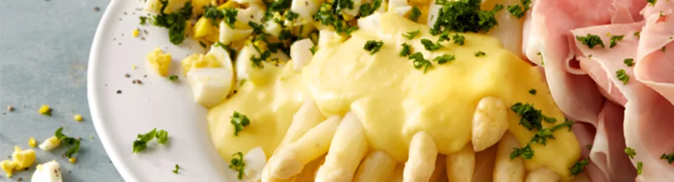 Asperges met Hollandaisesaus en eikruim