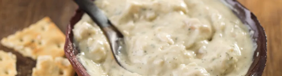 Houmous van witte bonen en munt