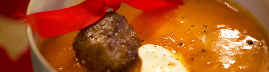 Romige tomatensoep met balletjes