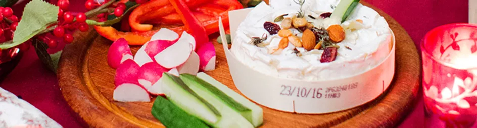 Camembert-fondue met gedroogd fruit en noten