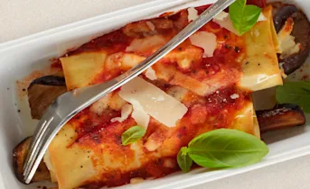 Cannelloni met aubergine, tomaat en ricotta