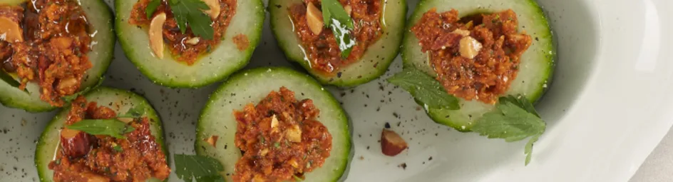 Kruidige tomatentapenade met saffraan en amandelen