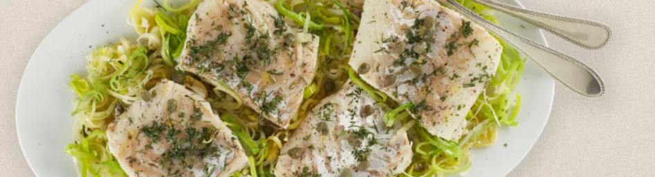 Kabeljauwfilet met prei en kappertjes