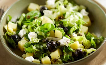 Stamppotsalade van rauwe andijvie