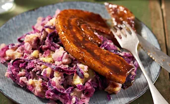 Rode kool stamppot met speklappen