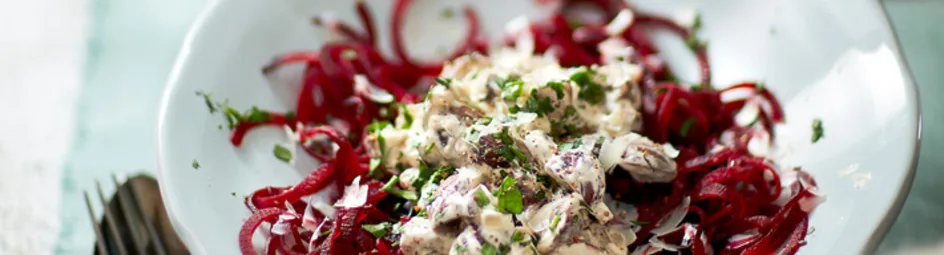 Bietenspaghetti met champignonroomsaus