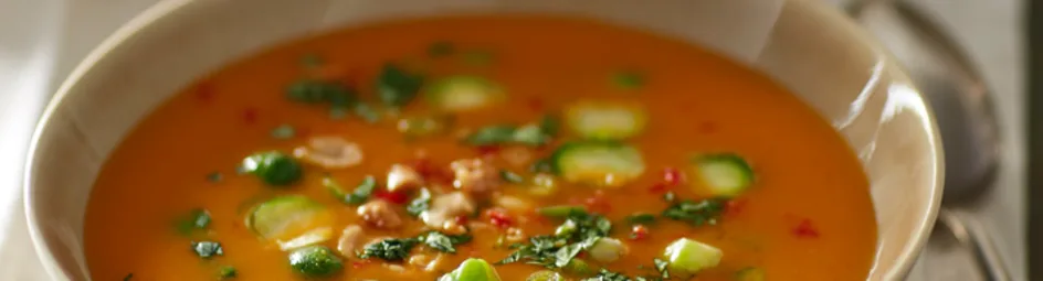 Zoete aardappelkokossoep met spruitjes
