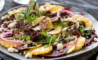 Carpaccio van mineola's, rode biet en witte kaas