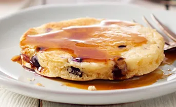 American pancakes, ontbijtpannenkoekjes met blauwe bessen