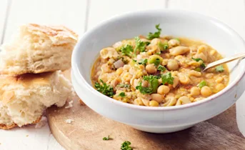 Egyptische foul, stoofschotel van tuinbonen, kikkererwten en tomaat