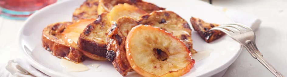 Wentelteefjes met krenten en gebakken appel