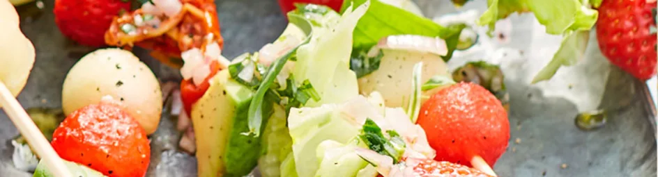 Saladespies met avocado en aardbeien