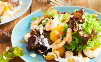 Salade met garnalen en sinaasappel