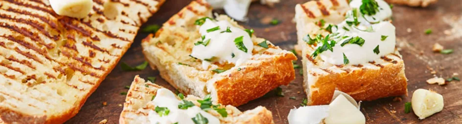 Spaans knoflook-tomatenbrood met aioli