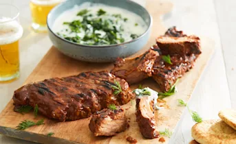 Spareribs met spinazie-raita