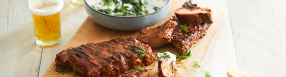 Spareribs met spinazie-raita