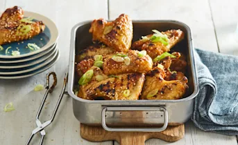 Geroosterde kippenvleugeltjes met smokey-honey marinade