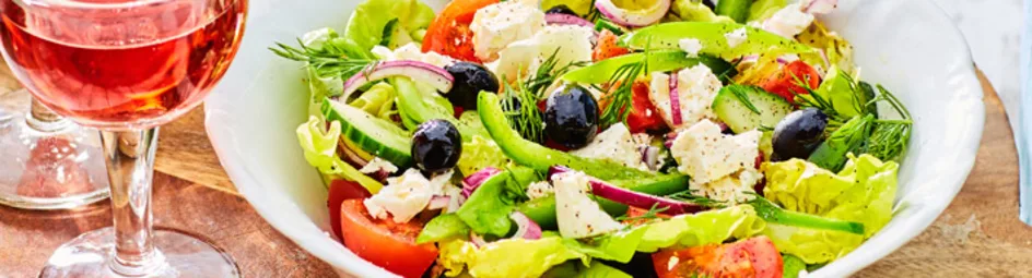 Boerensalade met witte kaas en tzatziki