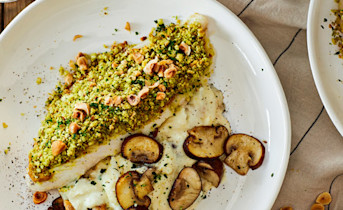 Pangasius met hazelnootkorstje en paddenstoelenstamppot