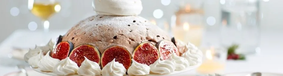 Chocolade-ijstaart met merengueschuim en vijgen