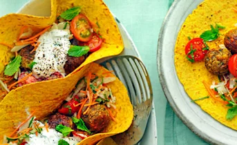 Wraps met falafel, groenten en kruidenyoghurt