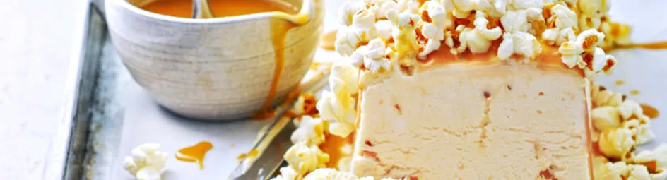 Popcorn semifreddo met gezouten butterscotch