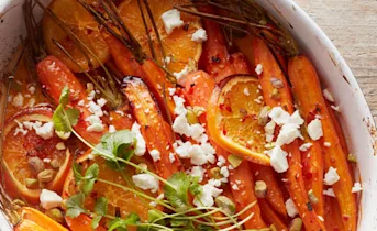 Geroosterde worteltjes met honing-sinaasappeldressing