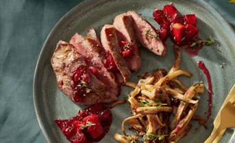 Hertenbiefstuk met oesterzwam en cranberrysaus