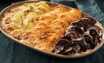 Gratin met aardappel, zoete aardappel en biet