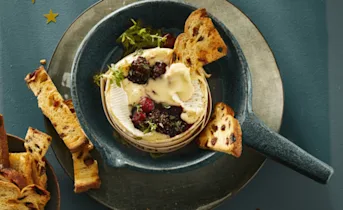 Camembert met rood fruit en tijm
