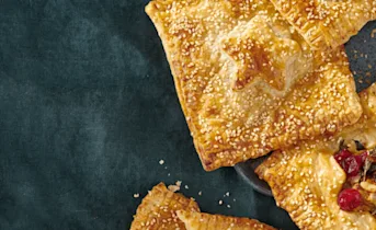 Bladerdeegpakketjes met rollade