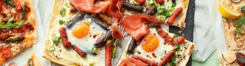 Flammkuchen met gegrilde regenboogpeentjes en ham