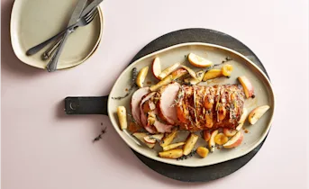Varkensrollade met abrikozen, appel en tijm