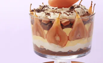 Trifle met peer, chocolade en advocaat